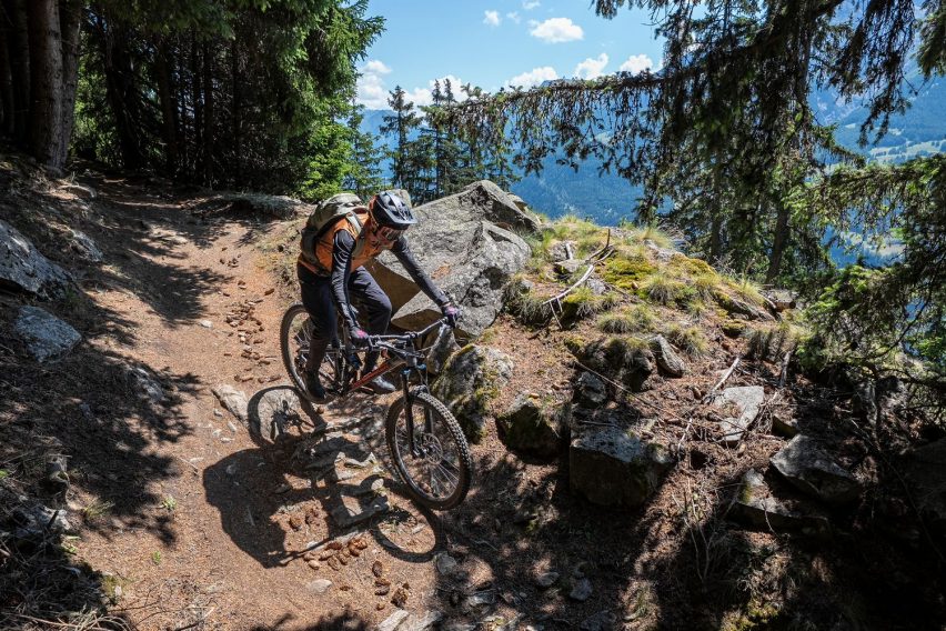 Leatt Ride Kit MTB 1.0 - abbigliamento mtb - test - action 02