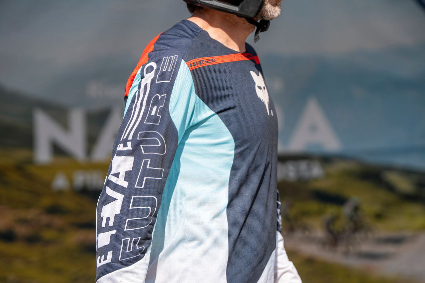 fox flexair elevated - abbigliamento mtb gravity in test - dettaglio maglio 02