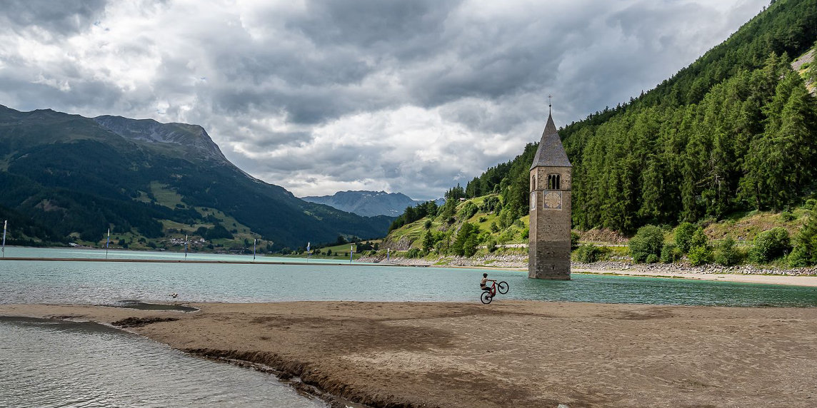 Enduro al Lago di Resia: radici, rocce e panorami infiniti sui 3-Länder Trails