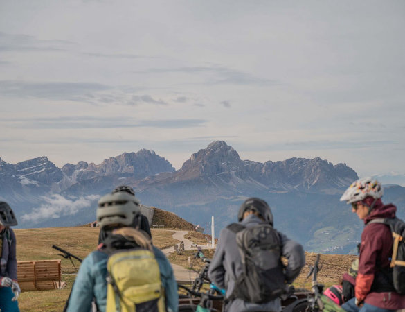 woman power camp kronplatz 2025 - cover