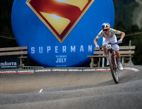 world cup xco andorra 2025 - tom pidcock action 01