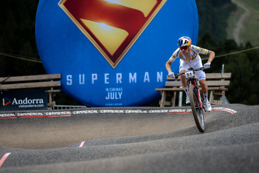 world cup xco andorra 2025 - tom pidcock action 01