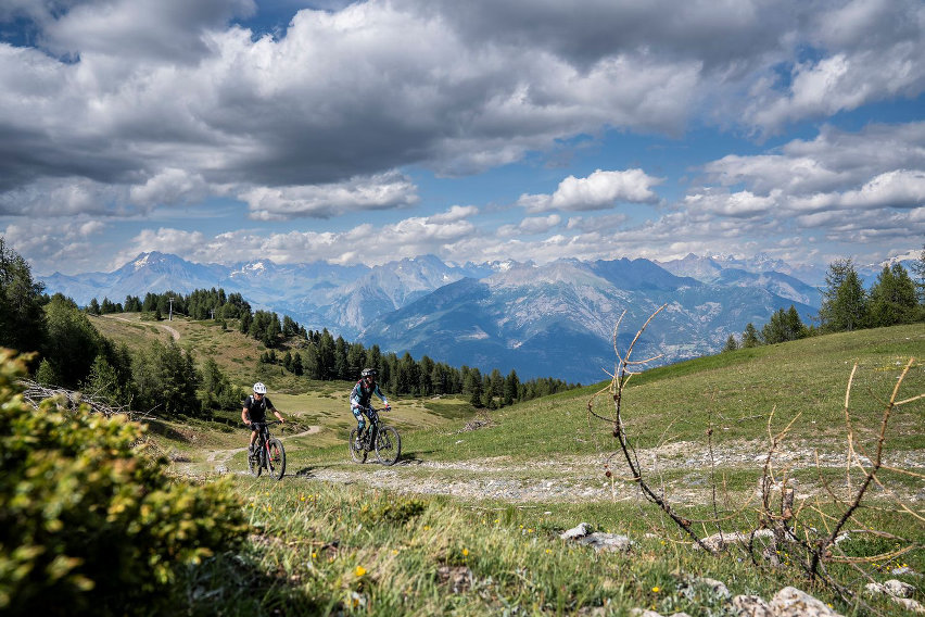 Experience Pila Bikeland - riding alpino