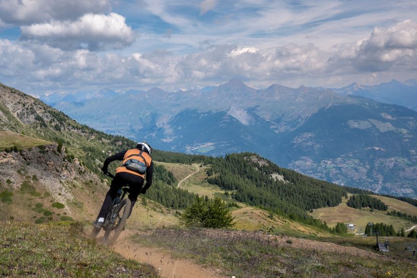 Experience Pila Bikeland - riding alpino