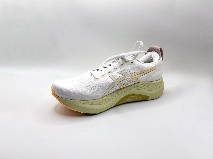 GEL-KAYANO 32 di ASICS