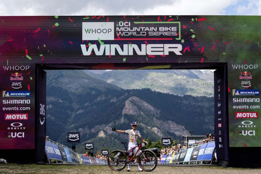 world cup xco andorra 2025 - tom pidcock arrivo