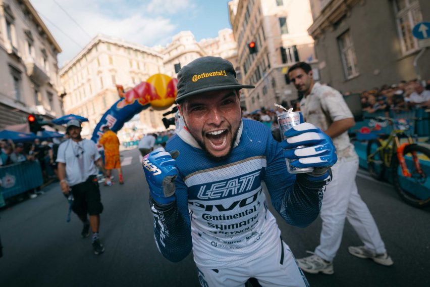 red bull cerro abajo genova 2025 report - roger vieira