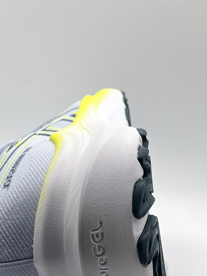 GT-2000-14-di-ASICS.jpg