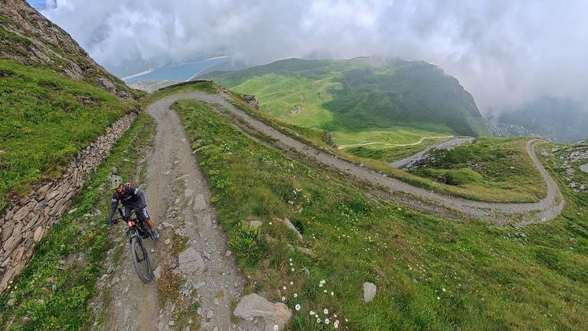e-bike-Alpi-avventura-Insta360-x5