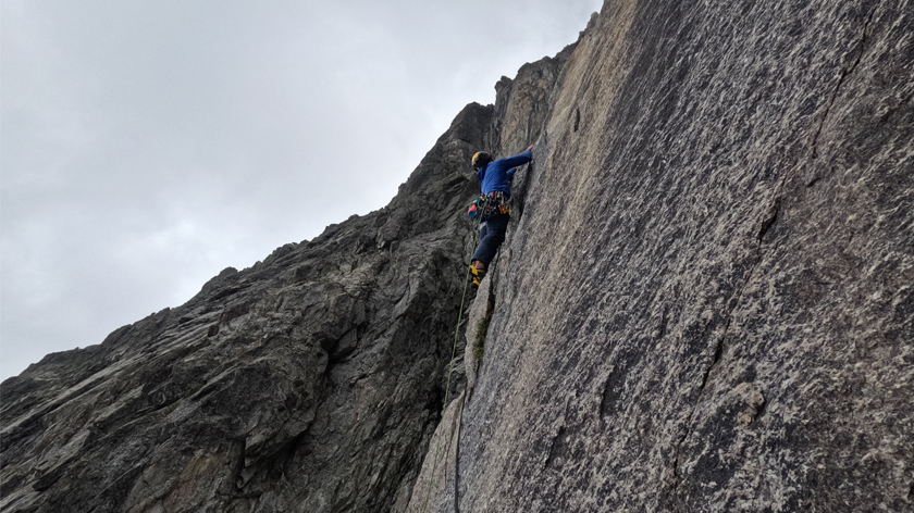 Carlo Filippi, Isaie Maquignaz e Francesco Ratti aprono “Cenerentolo” nuova via sull’Aiguille della Brenva