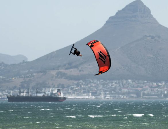Naish Psycho VS Pivot, quale kite scegliere per il Big Air