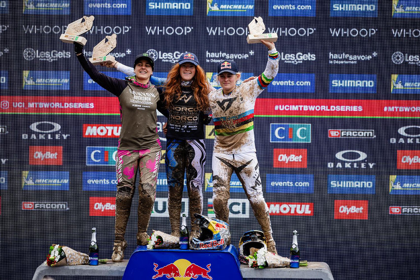 coppa del mondo dh les gets 2025 - podio elite women
