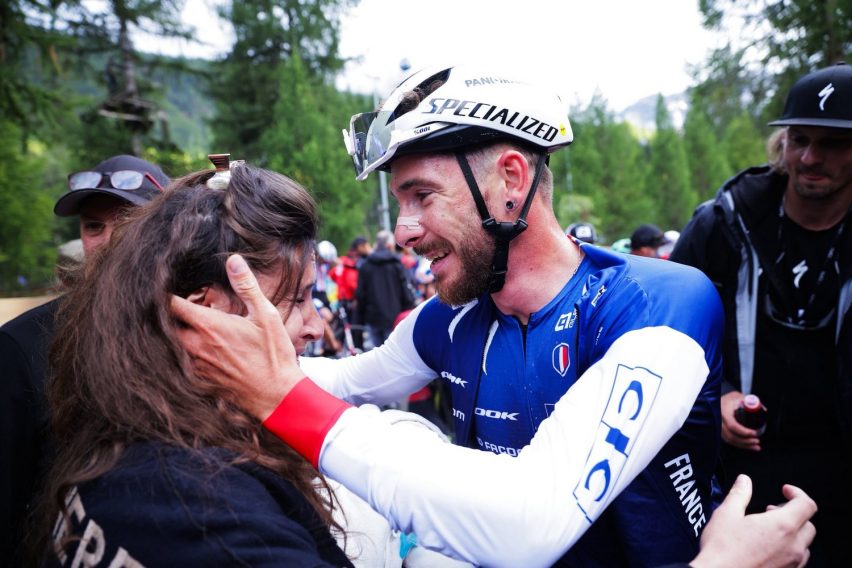 mondiali mtb xc short track 2025 risultati - koretzky festeggiamenti
