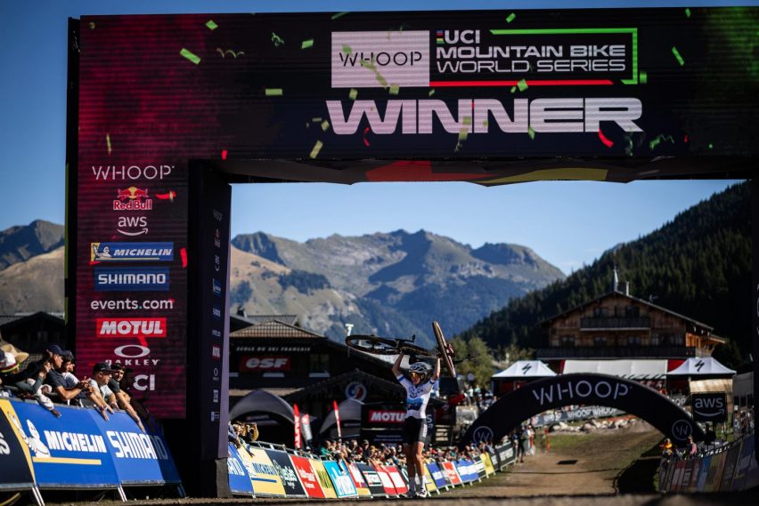 coppa del mondo xco les gets 2025 - valentina corvi arrivo