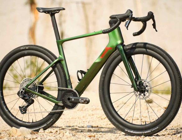 bici gravel 3T racemax2 still life in esterni