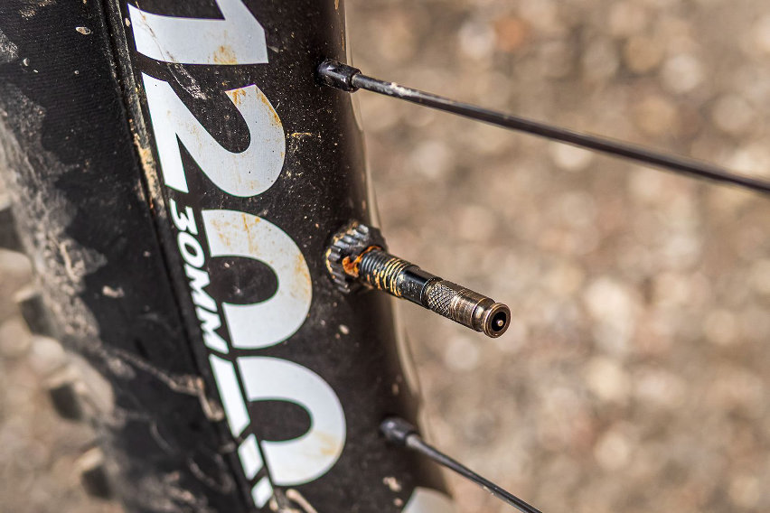 schwalbe clik valve - test valvola pneumatici - cover