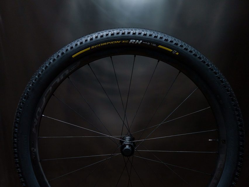 pirelli scorpion xc rh - pneumatico mtb xc - lato