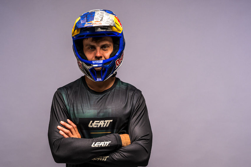 Leatt Ride Kit MTB Gravity 1.0 - Szymon Godziek - lifestyle 04