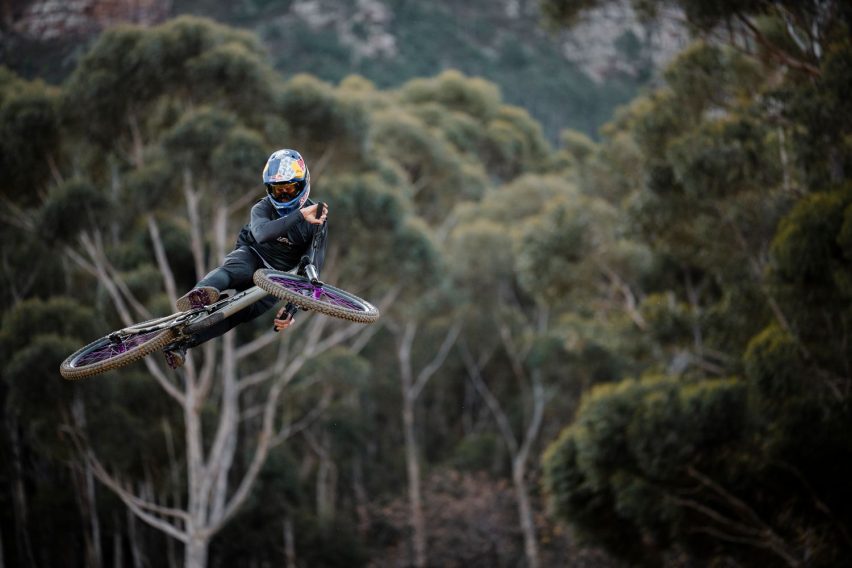 Leatt Ride Kit MTB Gravity 1.0 - Szymon Godziek - action