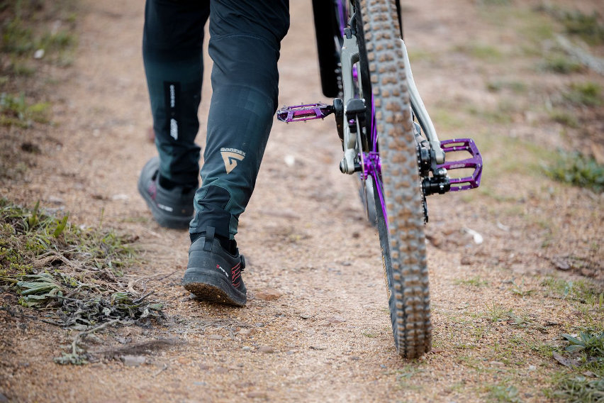 Leatt Ride Kit MTB Gravity 1.0 - Szymon Godziek - lifestyle 03