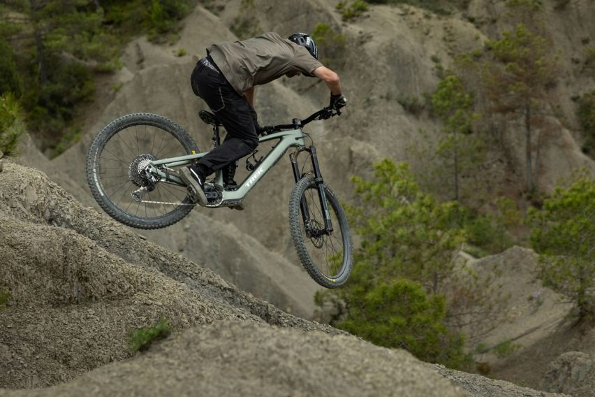 MTB o eMTB guida pratica alla scelta - discesa MTB 02