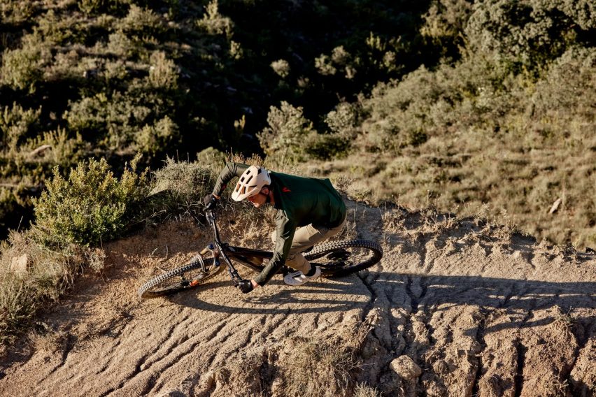 Lazer Impala KinetiCore DualCore - action 02