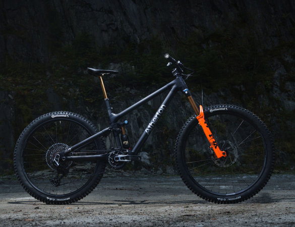 Atherton A.150M, Enduro mullet da 150 mm in carbonio e titanio