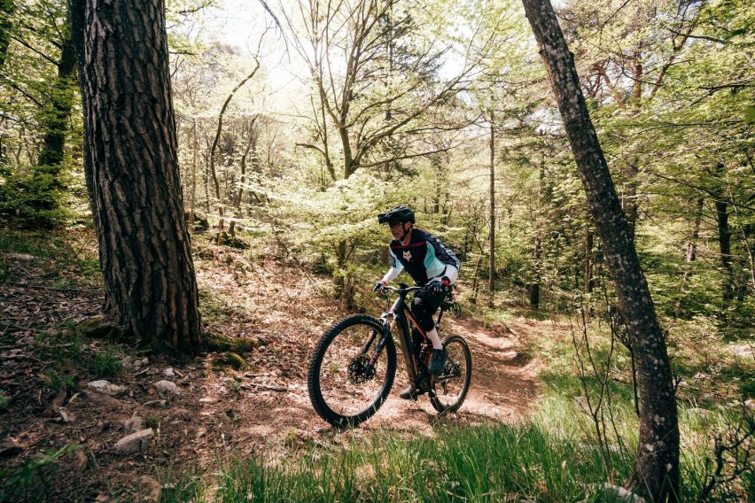 MTB o eMTB guida pratica alla scelta - salita eMTB 02