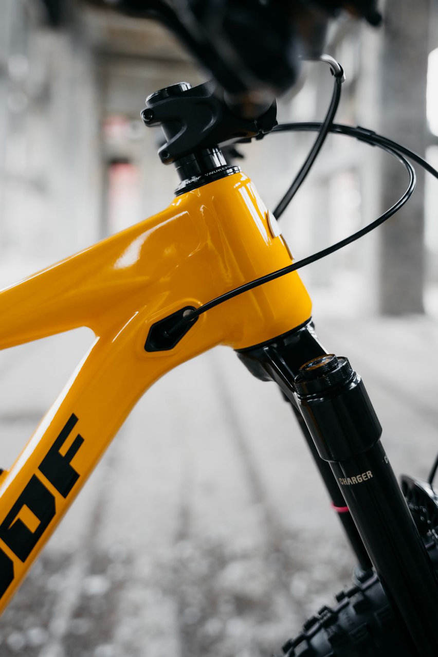 Nukeproof Reactor V2 - trail bike hooligan - Alloy Pro cablaggio 01