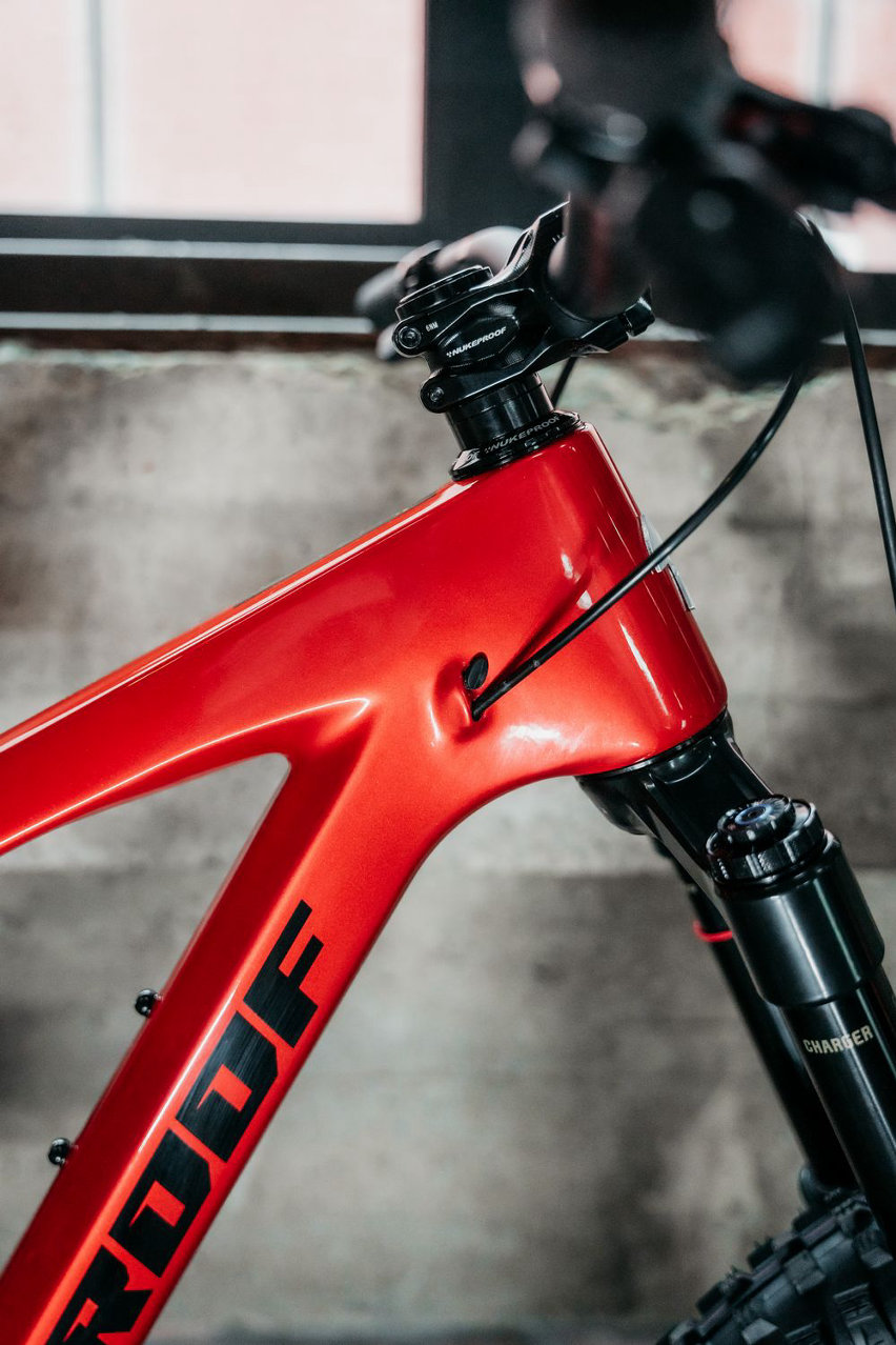 Nukeproof Reactor V2 - trail bike hooligan - Carbon Pro nodo sterzo