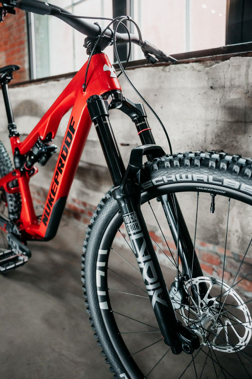 Nukeproof Reactor V2 - trail bike hooligan - Carbon Pro forcella