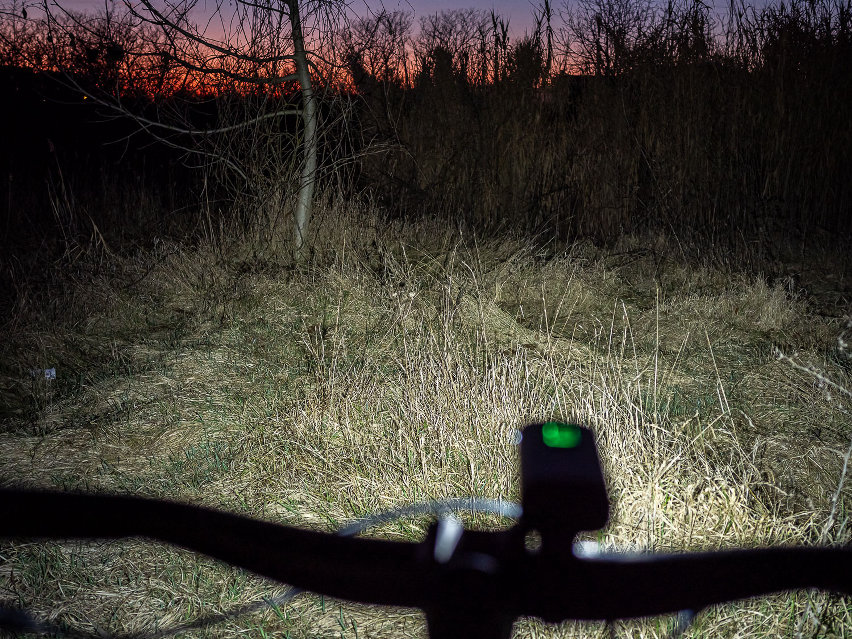 luci bici guida pratica - fascio stretto