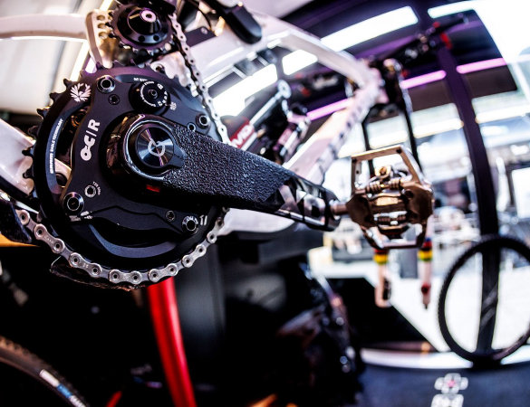 Pedal kickback: cos’è, perché conta e come ridurlo sulla tua MTB