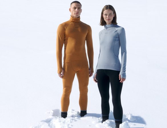 CAMPAIGN-Women-300-MerinoFineTM-Polar-LS-Roll-Neck