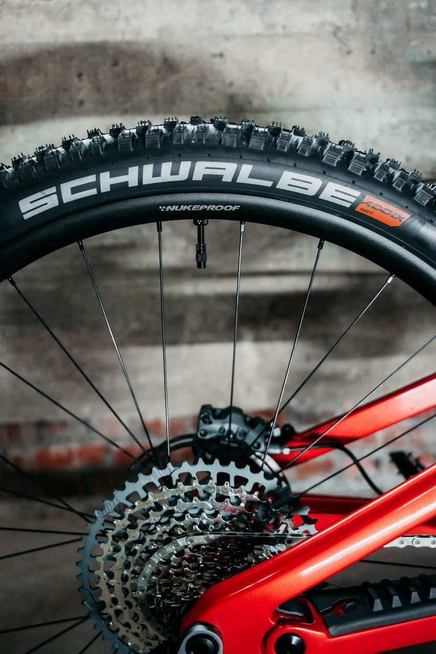 Nukeproof Reactor V2 - trail bike hooligan - Carbon Pro ruota post