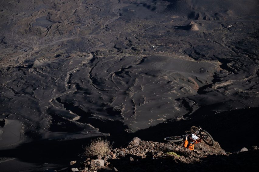 richard gasperotti - pico do fogo - vulcano in e-bike - 01