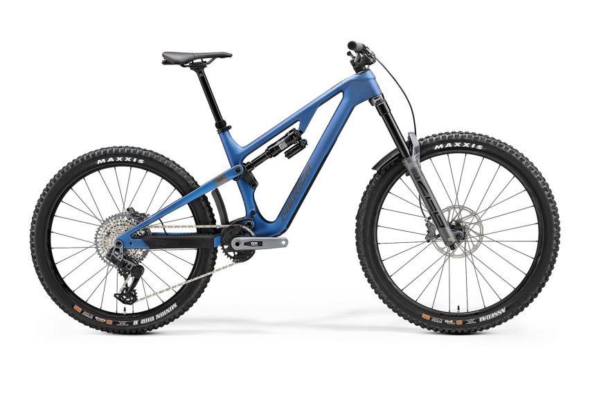 geometria eMTB vs MTB - merida one-sixty 8000