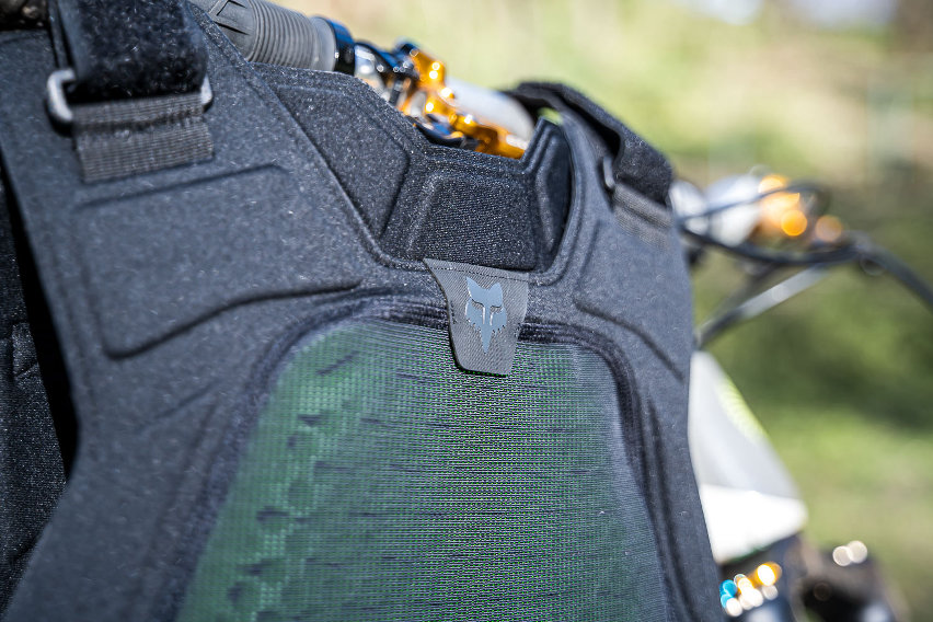 Fox Airframe Koroyd protezione torace mtb - 06