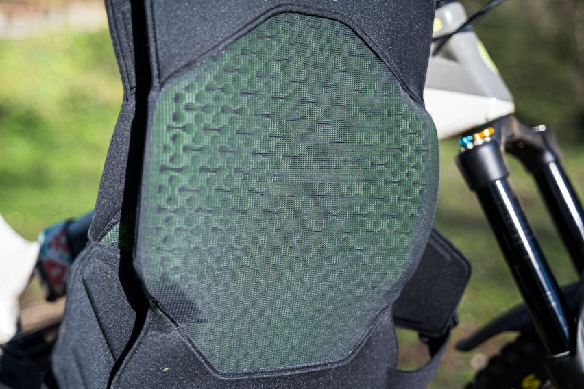 Fox Airframe Koroyd protezione torace mtb - 01