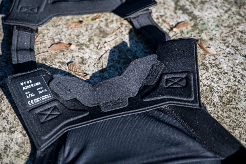 Fox Airframe Koroyd protezione torace mtb - 04