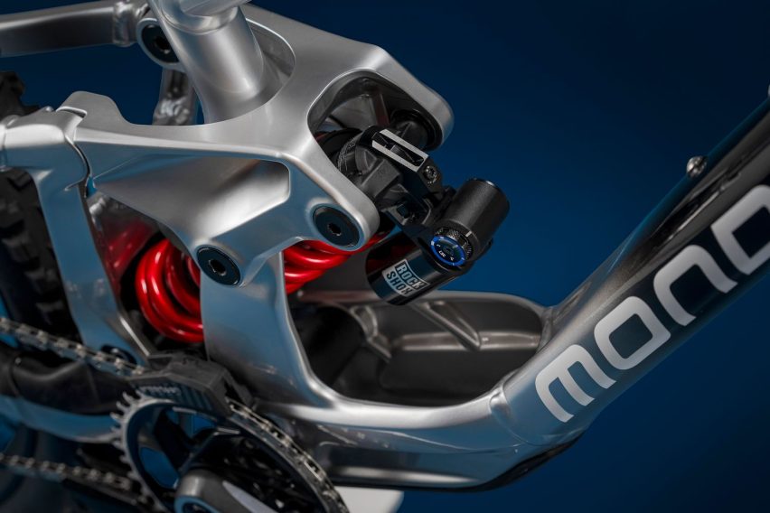 mondraker summum 2027 - link superiore