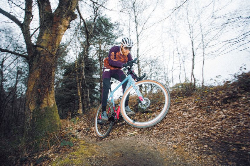 gravel per mountain biker - action Canyon Grizl SE 01