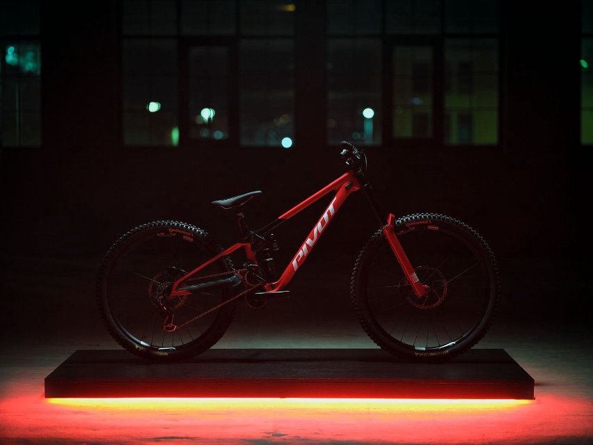 Pivot Phoenix XX DH Special Edition - cover