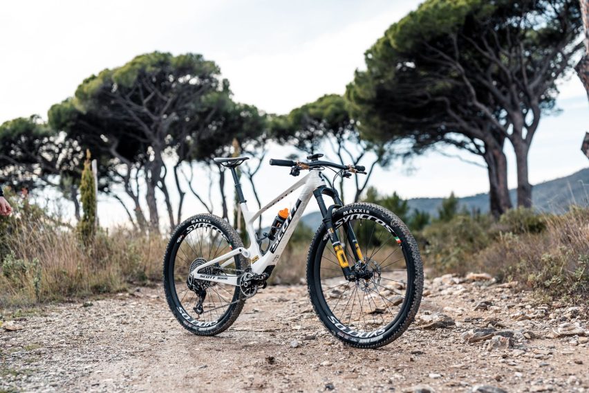 Scott Racing Team XCM 2026 - bike lifestyle