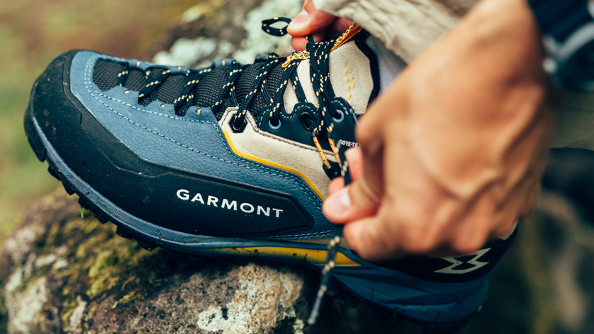 Soles by MICHELIN and Garmont team up again: AKRON GTX®, a technical trekking shoe for uneven terrain, is born.