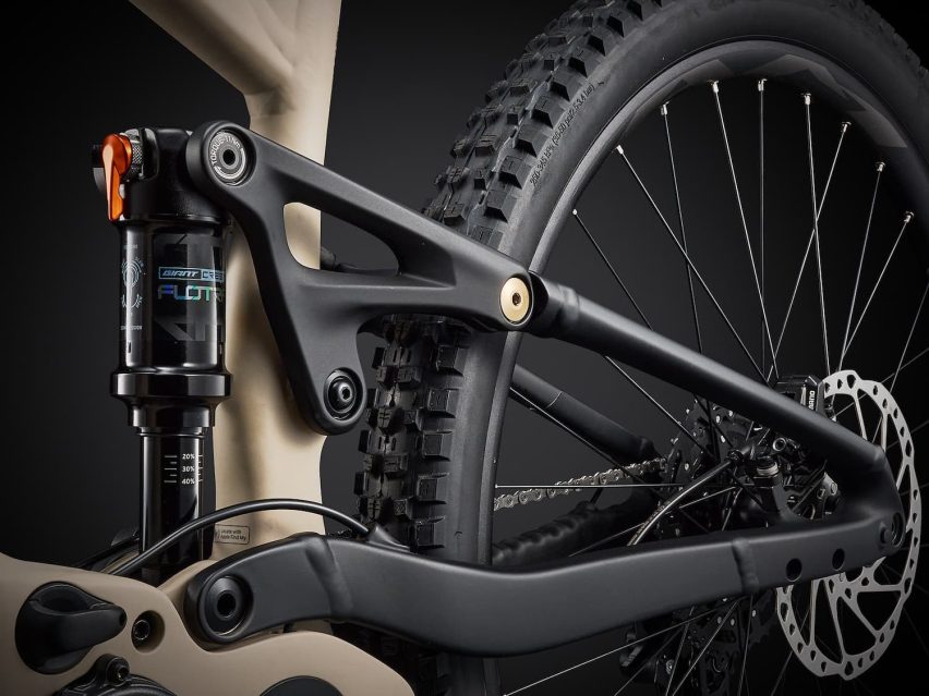 Giant Stance E+ 2026 - sospensione