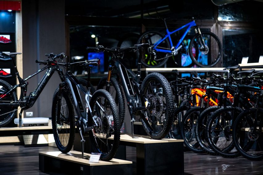 storie in sella - gentrificazione mountain bike - showroom
