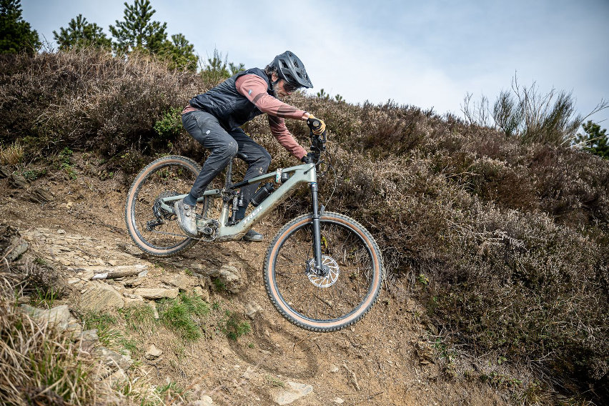 Trek Fuel+ EX 9.7 eMTB con TQ-HPR-60 review - cover