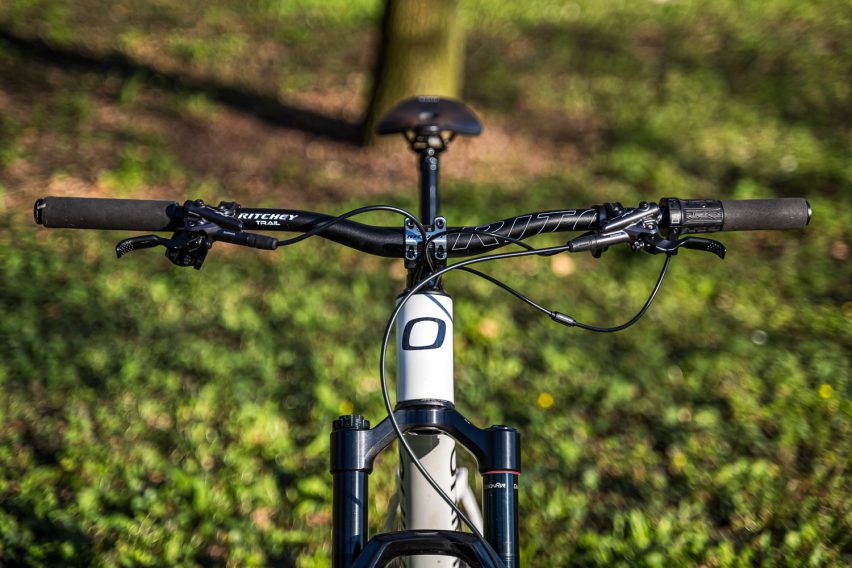 origine théorème tr - bike preview - cockpit