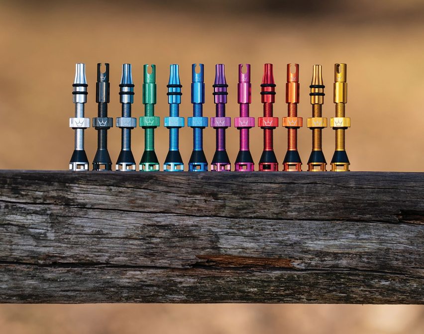 Peaty's Holeshot Fast Flow - valvola tubeless - set colori